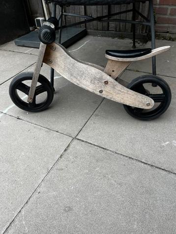 Houten loopfiets. beschikbaar voor biedingen