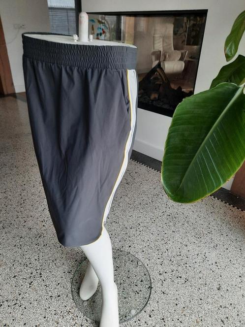Nieuw Sandwich grijze soepele gladde rok zomerrok 42 L, Kleding | Dames, Rokken, Nieuw, Maat 42/44 (L), Grijs, Boven de knie, Ophalen of Verzenden
