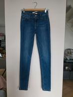 Levi's 710 super skinny jeans W26 L30, Blauw, Ophalen of Verzenden, Zo goed als nieuw, W27 (confectie 34) of kleiner