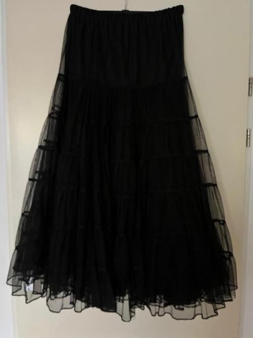 gothic rok lang zwart 3 laags wijduitlopend Raven S-XL, Kleding | Dames, Rokken, Gedragen, Maat 38/40 (M), Zwart, Onder de knie