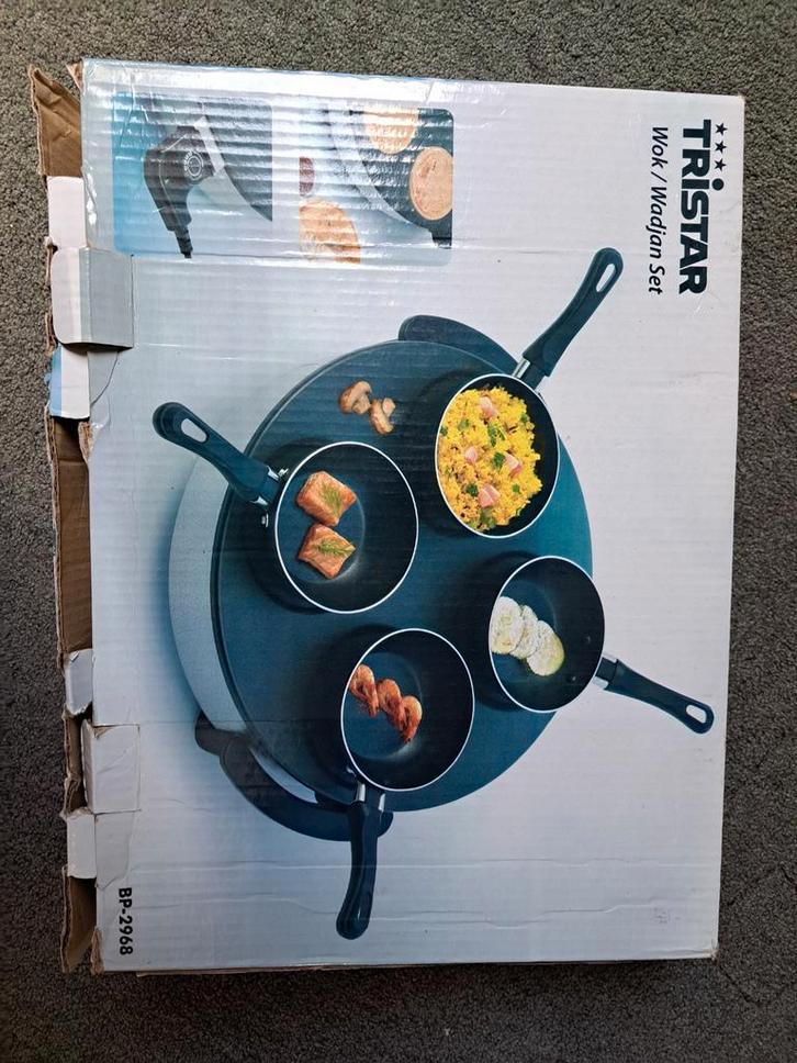 Gourmetstel met wokpannetjes - Tristar, Huis en Inrichting, Keuken | Potten en Pannen, Zo goed als nieuw, Pannenset, Overige materialen