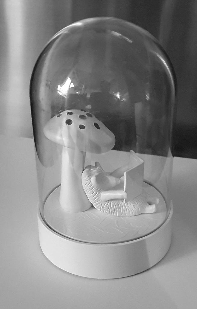 Ikea Strala Lamp Paddenstoel Egel Koepel Nachtlampje oplaadb, Kinderen en Baby's, Kinderkamer | Inrichting en Decoratie, Zo goed als nieuw