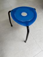 Kruk, krukje, krukjes blauw, Ahrend A262 met zwarte poten, Huis en Inrichting, Krukjes, Ophalen, Gebruikt, Staal