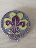 Baret embleem, geëmailleerd., Verzamelen, Scouting, Verzenden, Zo goed als nieuw, Embleem, Speld of Insigne