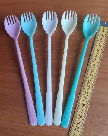 Vintage plastic vorken van Tupperware  beschikbaar voor biedingen