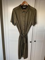 Gouden jurk met ceintuur van WE maat M, Kleding | Dames, Maat 38/40 (M), Overige kleuren, Ophalen of Verzenden, Zo goed als nieuw
