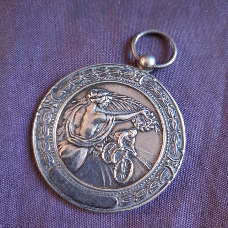 Antieke Verzilverde Jugendstil Medaille Wielersport, Postzegels en Munten, Penningen en Medailles, Overige materialen, Verzenden