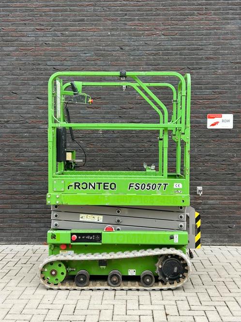 Fronteq Rups schaarhoogwerker FS0507T - hoogwerker 146 uur, Zakelijke goederen, Machines en Bouw | Liften, Steigers en Ladders