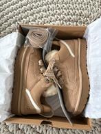 UGG lowmel sand maat 38 39 40 41, Ophalen of Verzenden, Nieuw, Beige, Sneakers of Gympen