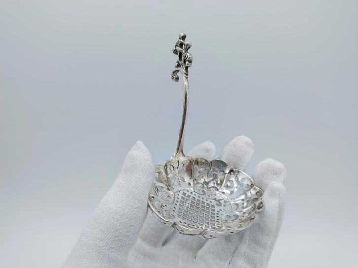 Zilveren strooilepel, B. Smits, Schoonhoven, 1776, Antiek en Kunst, Antiek | Goud en Zilver, Zilver, Verzenden