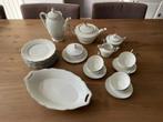 24 delig servies Cambridge Ivory, Ophalen of Verzenden, Zo goed als nieuw, Metaal, Bestek