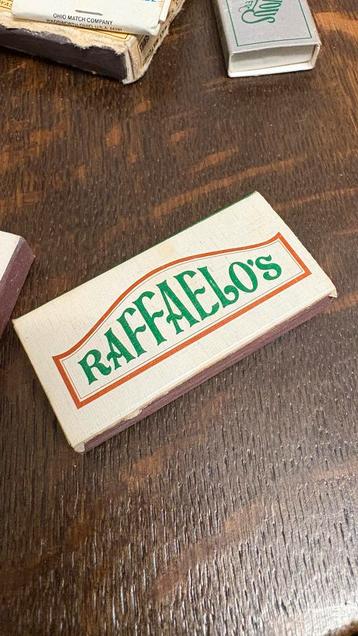 Vintage Raffaelo's lucifersdoosje beschikbaar voor biedingen