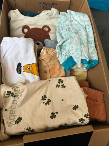 Baby kleding jongen beschikbaar voor biedingen