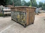 Oude werkbank als kookeiland badkamer meubel of sidetable, Ophalen