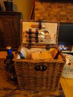 Picknick mand van riet, Ophalen, Zo goed als nieuw