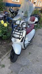 Vespa custom made platina gold  edition exclusief, Fietsen en Brommers, Scooters | Vespa, Ophalen, Zo goed als nieuw, Overige modellen