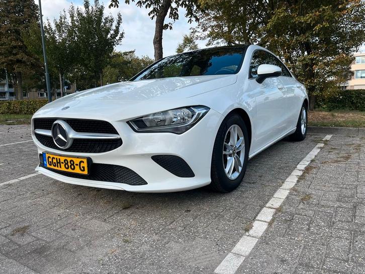 Mercedes-Benz CLA 180 Sedan 136pk 2019 Wit Panoramadak, Auto's, Mercedes-Benz, Particulier, CLA, ABS, Achteruitrijcamera, Airbags