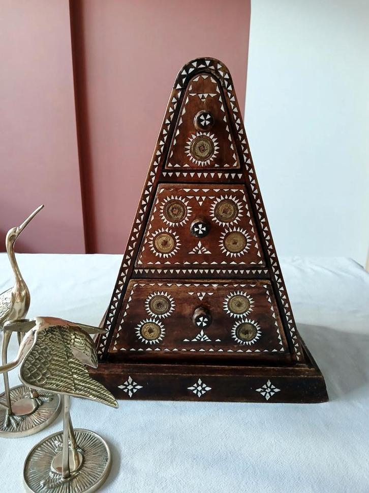 Vintage Piramidekastje laatjes parelmoer, Antiek en Kunst, Antiek | Meubels | Kasten, Ophalen of Verzenden