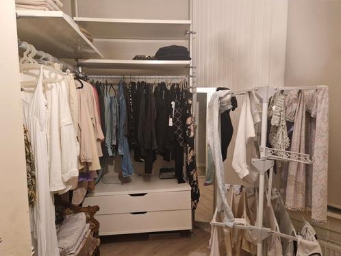 Ikea Kledingkast - Veel Opbergruimte, Huis en Inrichting, Kasten | Kledingkasten, Gebruikt, 200 cm of meer, 200 cm of meer, 50 tot 75 cm