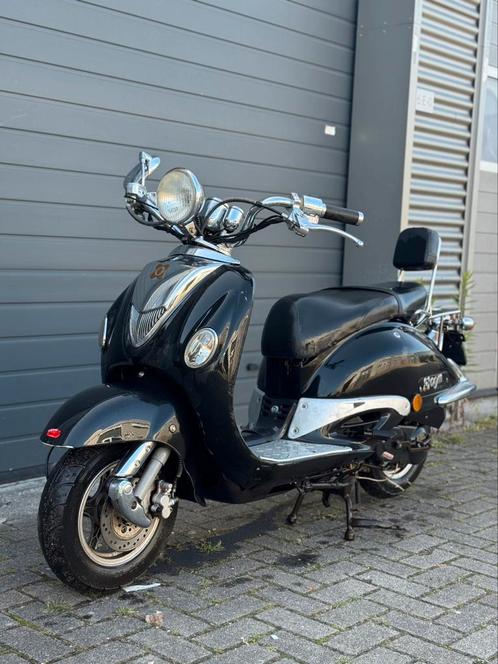 AGM Retro Extra / Snorscooter / OPKNAPPER!, Fietsen en Brommers, Scooters | Overige merken, Zo goed als nieuw, Maximaal 25 km/u
