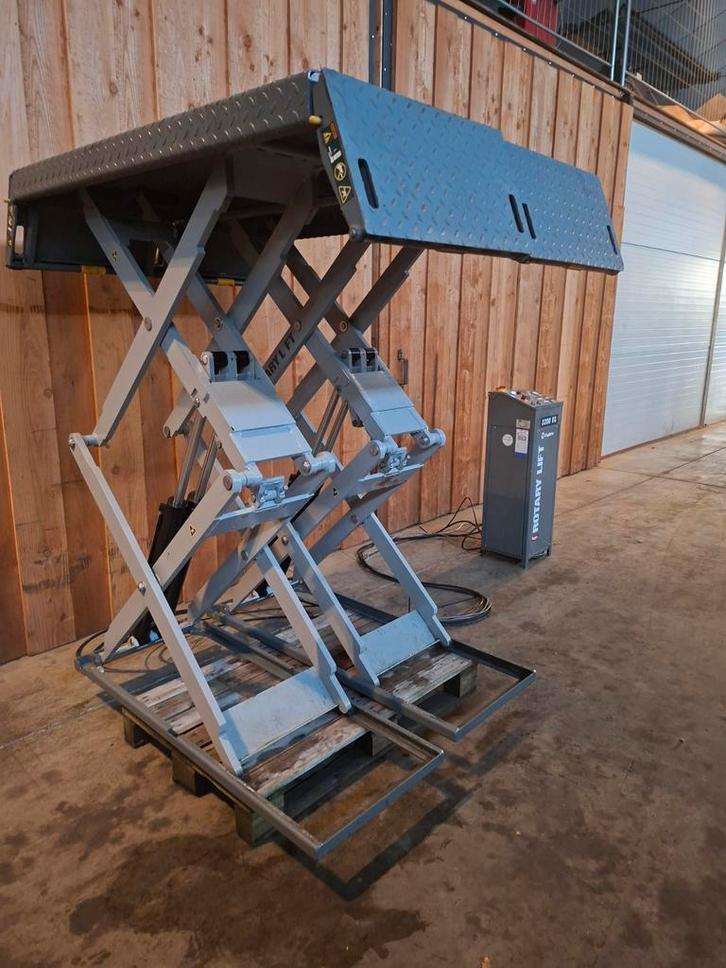 Schaarhefbrug Rotary 3200 kg schaar hefbrug als nieuw, Auto diversen, Autogereedschap, Ophalen