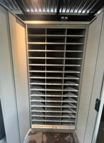 Vakken kast, Metalen archiefkast met slot en sleutel antiek., Ophalen of Verzenden