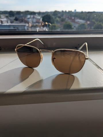 Ray-ban Frank zonnebril beschikbaar voor biedingen