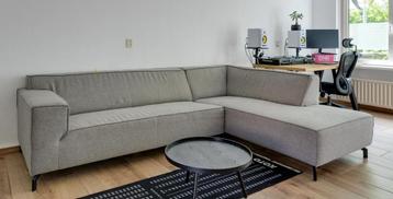Moderne grijze hoek bank – comfortabel en stijlvol! beschikbaar voor biedingen