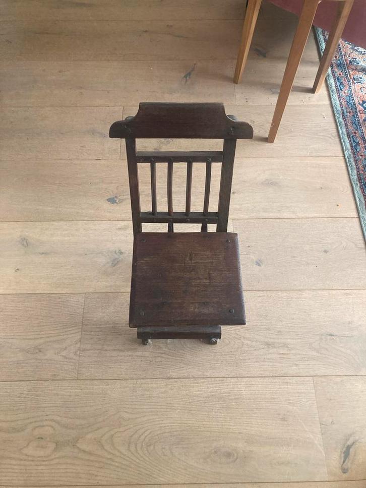 Antiek Handgemaakt Bidstoeltje, Antiek en Kunst, Antiek | Meubels | Stoelen en Banken, Ophalen