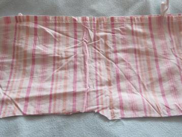 Vintage lapje stof wit met roze en zalmroze strepen beschikbaar voor biedingen