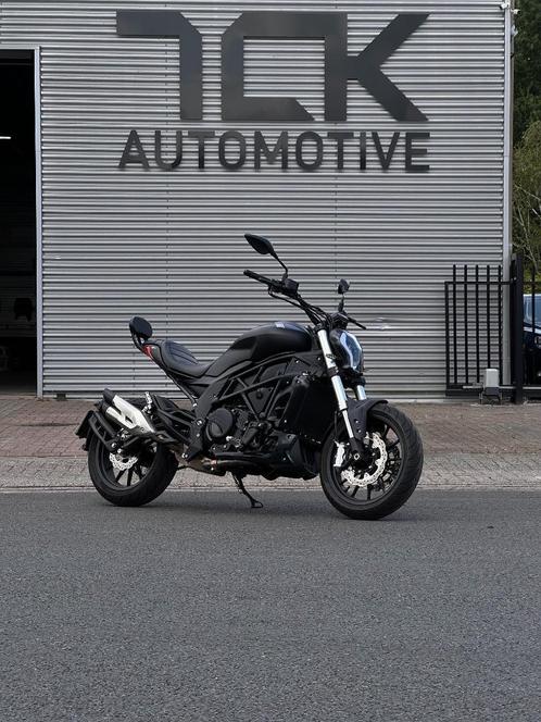 Benelli 502c | 2023 | 5.060 km | A2 35kw, Motoren, Motoren | Benelli, Bedrijf, Super Sport, 12 t/m 35 kW, 2 cilinders, Minimaal motorrijbewijs A2