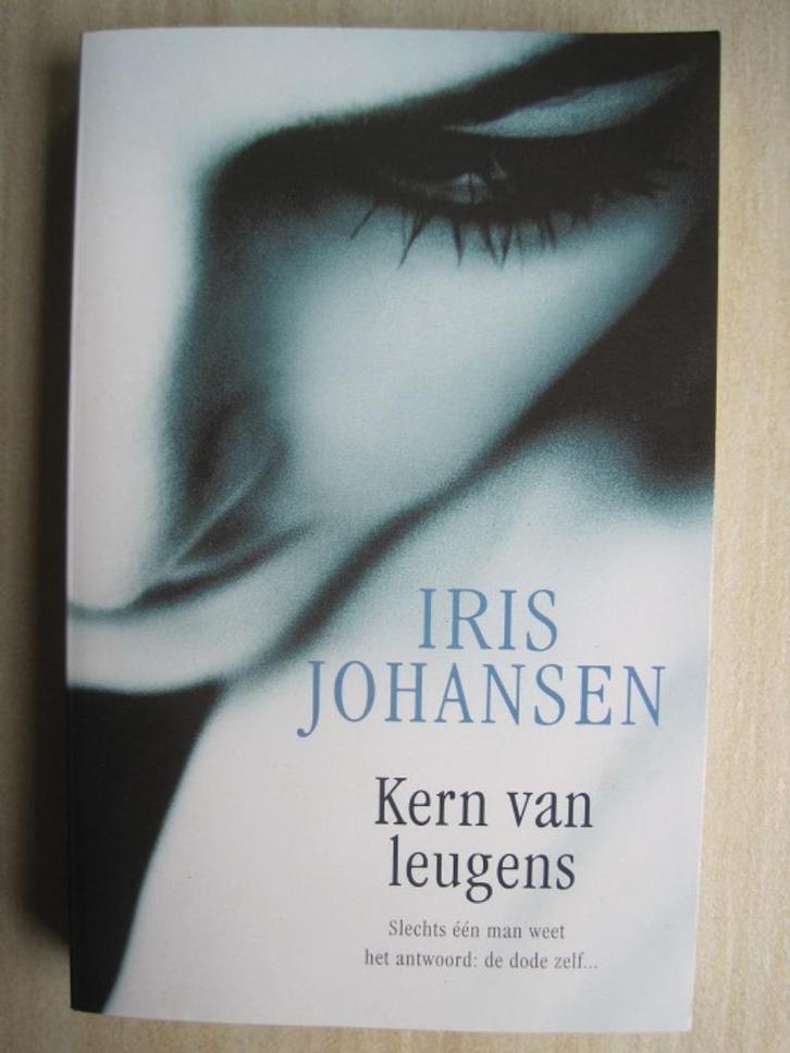 100 - Kern van leugens - Iris Johansen, Boeken, Thrillers, Zo goed als nieuw, Amerika, Verzenden