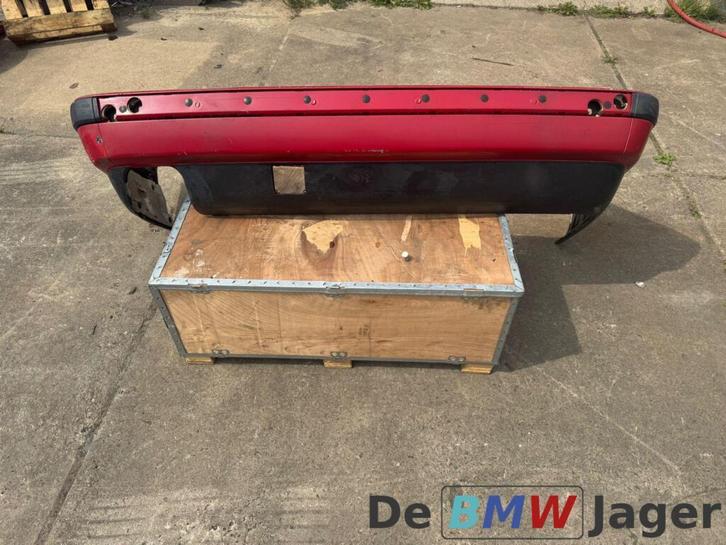 Achterbumper rood BMW 5-serie E34 51121944552, Auto-onderdelen, Carrosserie en Plaatwerk, Bumper, BMW, Achter, Gebruikt, Ophalen of Verzenden