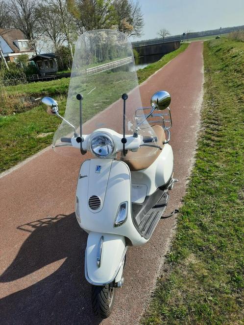 Snor scooter vespa lx50, Fietsen en Brommers, Scooters | Vespa, Gebruikt, Vespa LX, Maximaal 25 km/u, Benzine, Ophalen