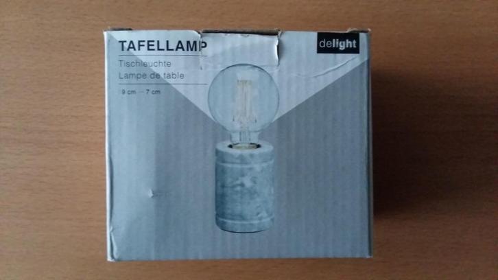zeer mooie marmer/natuursteen tafellamp, kleur grijs/wit, Huis en Inrichting, Lampen | Tafellampen, Nieuw, Overige materialen