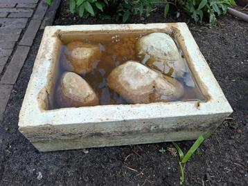 Handgestorte waterbak/vogelbad van beton 45x35x14cm, € 10! beschikbaar voor biedingen
