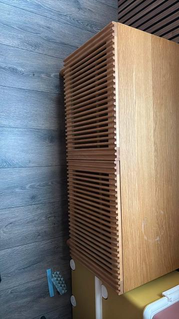 Modern dressoir beschikbaar voor biedingen