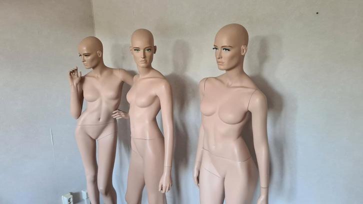 Etalage of paspoppen, de 3 knappe zusjes , Hobby en Vrije tijd, Overige Hobby en Vrije tijd, Gebruikt, Ophalen