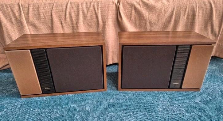 Bose 301 Series II vintage luidsprekers, nieuwe foamranden, Audio, Tv en Foto, Luidsprekers, Gebruikt, Front, Rear of Stereo speakers