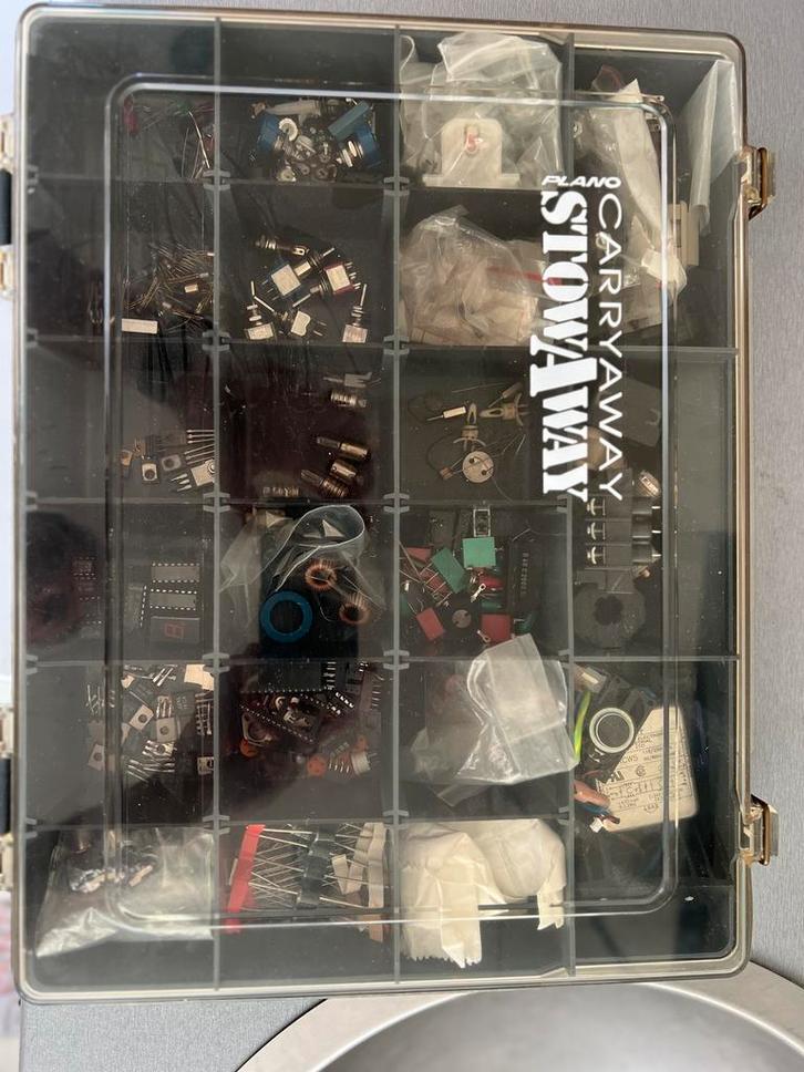 2 doze vol met elktro spullen., Hobby en Vrije tijd, Elektronica-componenten, Nieuw, Ophalen