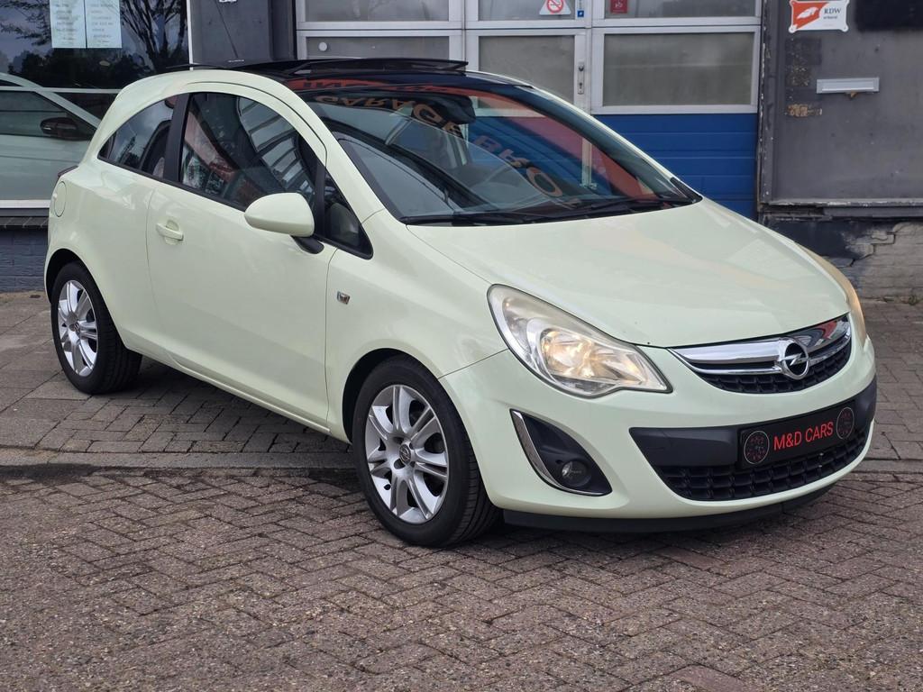Opel Corsa 1.4-16V Cosmo PANO/AIRCO/NAP/STOEL VERW/ CR CONTR, Voorwielaandrijving, Euro 5, 101 pk, Leder en Stof