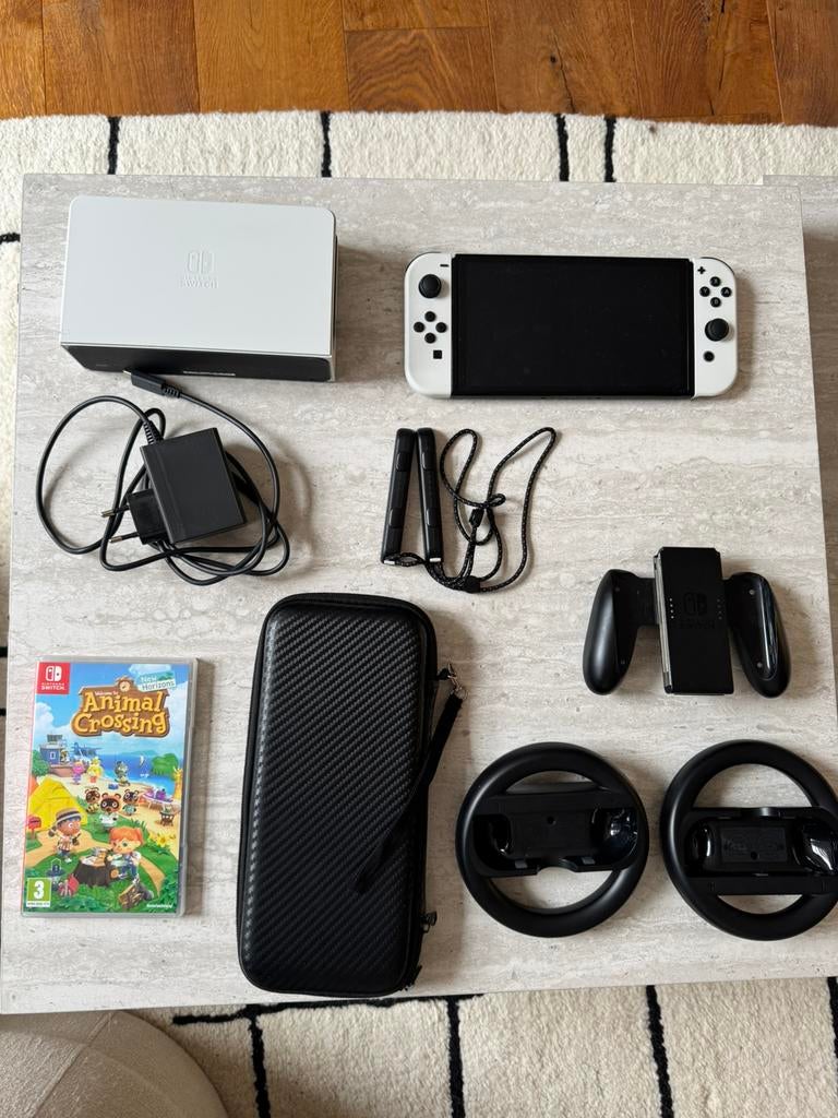 Nintendo switch OLED met accessoires en spel, Switch OLED, Met games, Met 2 controllers, Ophalen of Verzenden