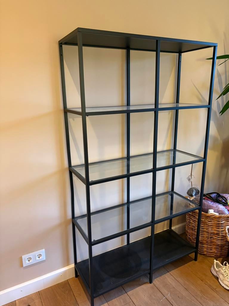 Ikea vittsjo stelling kast, Ophalen, Zo goed als nieuw