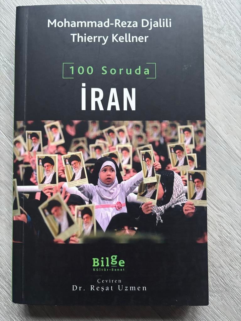 100 Soruda Iran boek, Ophalen of Verzenden, Gelezen