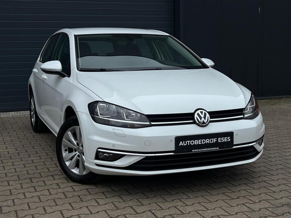 Volkswagen Golf 1.0 TSI Comfortline Business |CARPLAY|ACC|FA, Auto's, Stof, Gebruikt, Met garantie (alle), 116 pk
