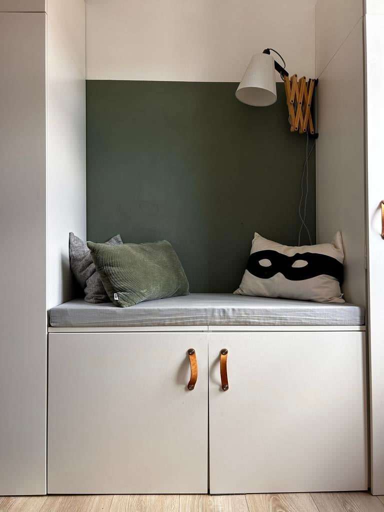 Bankje met opbergruimte + zitkussen (ikea smastad/platsa), Huis en Inrichting, Ophalen, Zo goed als nieuw