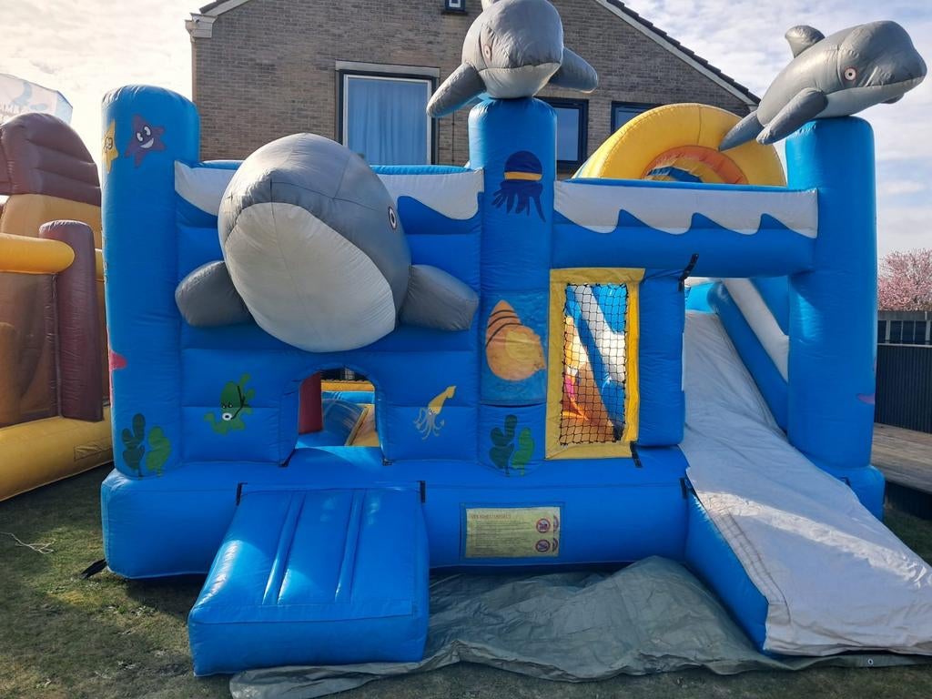 Springkussen huren 100, Hobby en Vrije tijd, Feestartikelen | Verhuur, Ophalen of Verzenden, Zo goed als nieuw, Verjaardag