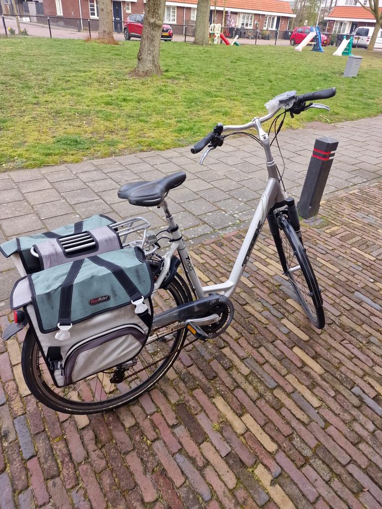 Oude elektrische Trek fiets ZONDER batterij en fietstassen, Fietsen en Brommers, Elektrische fietsen, Ophalen, Gebruikt, Overige merken