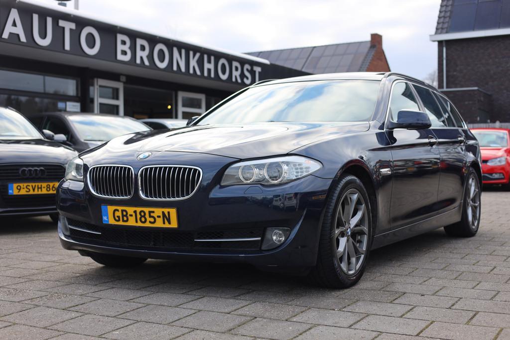 BMW 5 Serie Touring 523i HIGH EXECUTIVE | AUT | PANO | LEDER, Auto's, Euro 5, Achterwielaandrijving, Gebruikt, Zwart