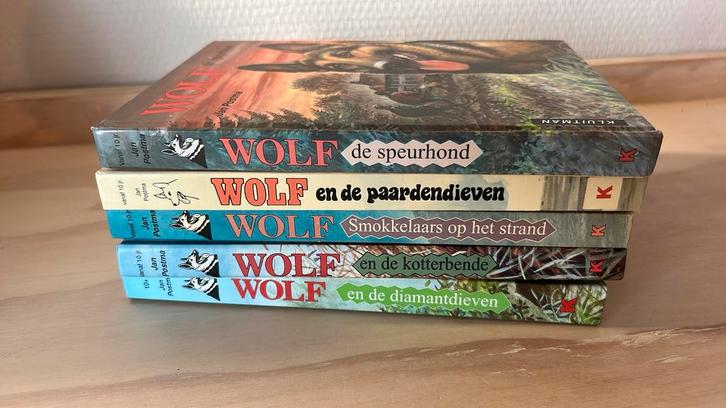 5 Wolf de speurhond boeken van Jan Postma, Boeken, Kinderboeken | Jeugd | 10 tot 12 jaar, Zo goed als nieuw, Ophalen of Verzenden